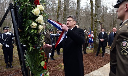 [FOTO] Obilježena 32. obljetnica pogibije Josipa Jovića na Plitvicama