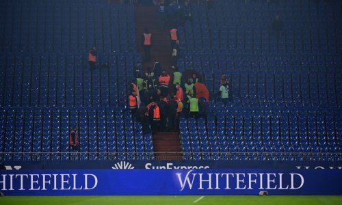 Drama na stadionu Schalkea, a nakon utakmice potvređna smrt navijača