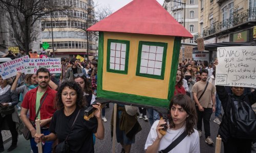 Tisuće na prosvjedu zbog vrtoglavih cijena stanova: Nemamo gdje živjeti, sve se iznajmljuje turistima