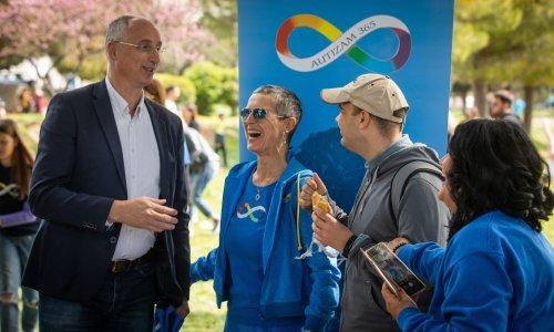 U Splitu obilježen Svjetski dan autizma, kampanju podržale mnoge poznate ličnosti