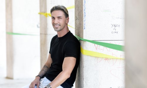 Najstroži član žirija Marko Ciboci pozirao u donjem rublju i otkrio tetovaže