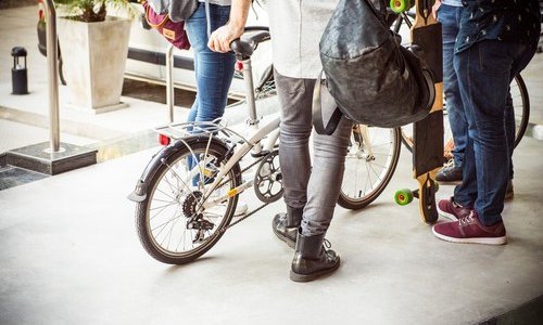 Mladi koji se znaju ideološki pozicionirati većinom su centar