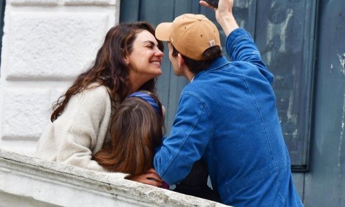 Poljupci i selfieji: Ashton Kutcher i Mila Kunis uživaju u romantičnoj Veneciji