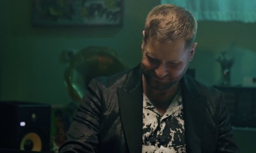 Michael Jackson u novom odijelu uz energičnu izvedbu pijanista Zvjezdana Ružića