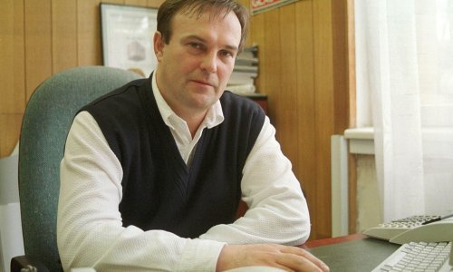 Milan Lučić pokušava izgurati Mikulića iz Pana