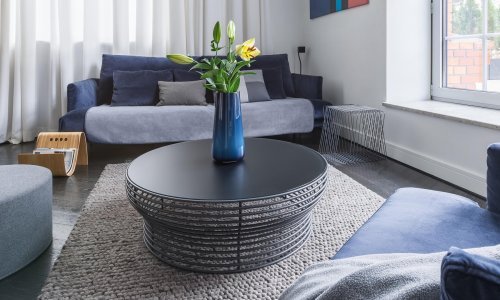 Kako uz pomoć boja učiniti maleni dnevni boravak vizualno većim