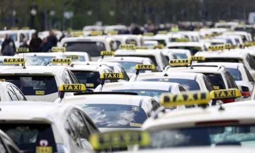 Kako znati je li auto bio korišten kao taksi? Ove marke i boje mogu biti trag