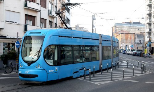Ukrao tramvaj i provozao se četiri stanice, pa izišao, policija traži kradljivca