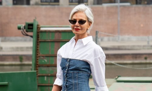 Izgleda senzacionalno: Sjedokosa modna ikona uskočila u odvažan kupaći kostim s prorezima