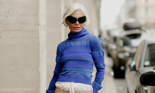 Ovakav styling naše žene njezinih godina možda se neće usuditi odjenuti, ali griješe!