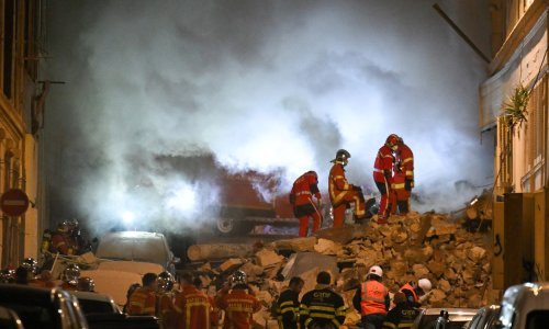 Na Uskrs se urušila zgrada u Marseilleu, potragu za preživjelima otežava požar