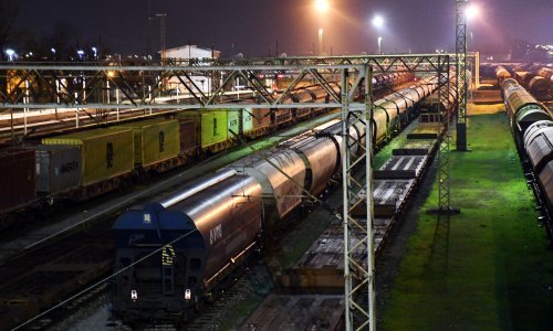 Liječnici vode veliku bitku za život dječaka koji se penjao po vagonima