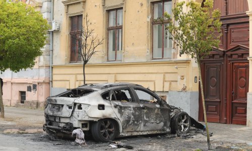 U Osijeku sutkinji zapaljen luksuzni BMW
