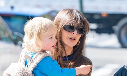 Emily Ratajkowski prošetala u najslađem društvu