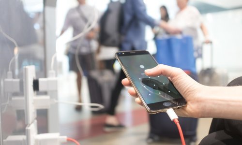 Punite smartfon na javnim mjestima? FBI ima upozorenje