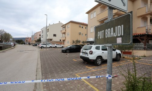 Požari na automobilima u Cresu inicirani zapaljivom tekućinom