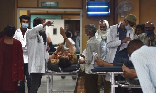 Eksplozivno se širi novi soj korone, bolnice u Indiji pod crvenim upozorenjem