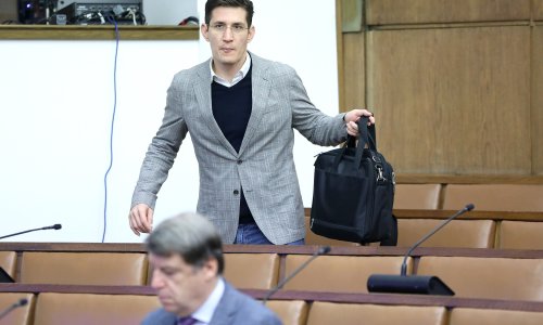 Troskot Plenkoviću: Politički uzor vam je Macron, zato ste kupili Rafale