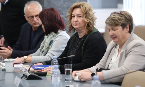 Sindikati javnih službi traže isplatu uskrsnica