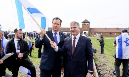 Hodom Živih odana počast žrtvama logora smrti Auschwitz-Birkenau