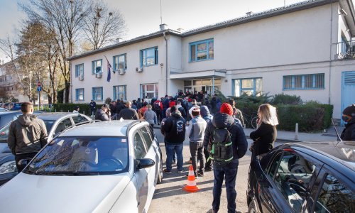 PUZ: Izdavanje dozvola strancima odvija se nesmetano, ne trebaju dolaziti u 3 sata ujutro