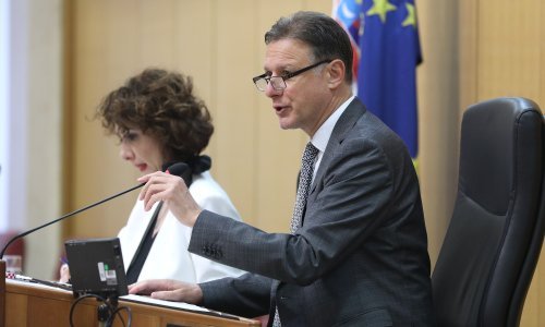 U Saboru na rubu fizičkog obračuna, Beljak i Sačić prijetili Jandrokoviću?