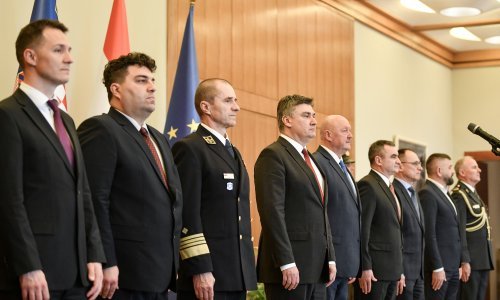 Predsjednik Milanović uručio odličja hrvatskim braniteljima, evo tko ih je dobio