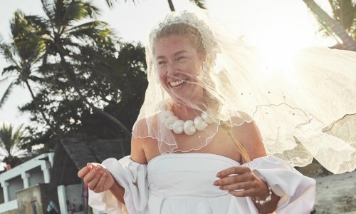 Ova mladenka očarala je Vogue u vjenčanici omiljenog brenda Katie Holmes