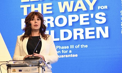 Dječja pravobraniteljica: Roditelji trebaju biti primjer djeci pri korištenju interneta