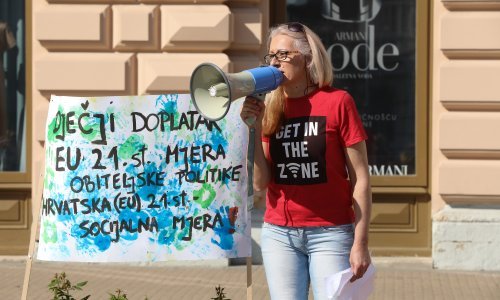 Prosvjednici građanske incijative "ZA djecu" traže dječji doplatak za svako dijete