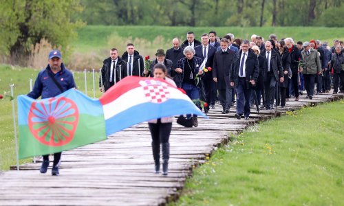Na komemoraciji u Jasenovcu očekuje se jedna kolona, stiže i cijeli državni vrh