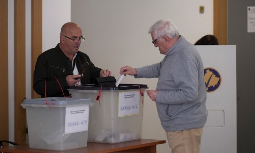 Srbi bojkotiraju izbore na sjeveru Kosova, EU poziva sve strane na suzdržanost