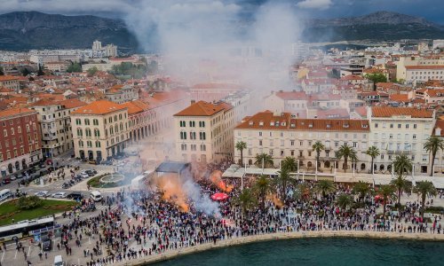 Nadrealne fotografije dočeka juniora Hajduka snimljene iz zraka