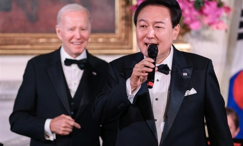 Procurila snimka: Južnokorejski predsjednik pred Bidenom zapjevao poznati hit