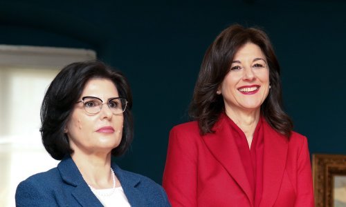 Elegantna u crvenom: Sanja Musić Milanović drži se provjerenih modnih kombinacija