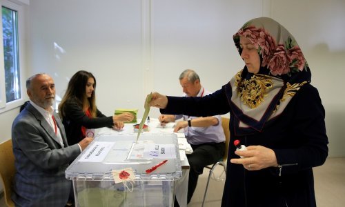 Turci u Njemačkoj počeli glasati na turskim izborima