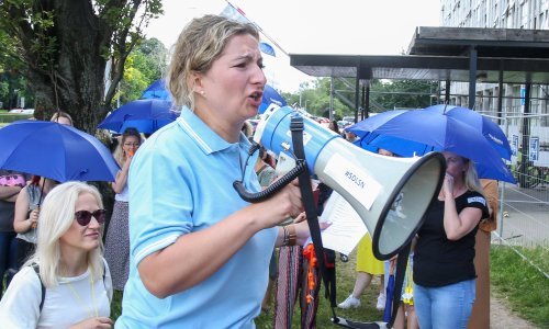 Državni službenici prijete štrajkom; traže veće plaće za 400 eura