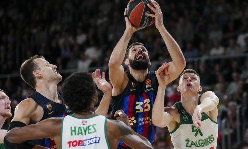 Barcelona na korak do polufinala, Fenerbahče rastužio Pirej