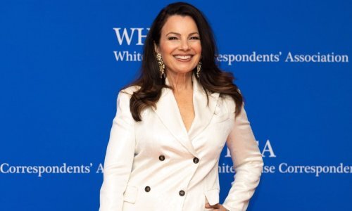 Nitko joj ne bi dao 65: Slavna 'Dadilja' plijenila elegancijom u bijelom