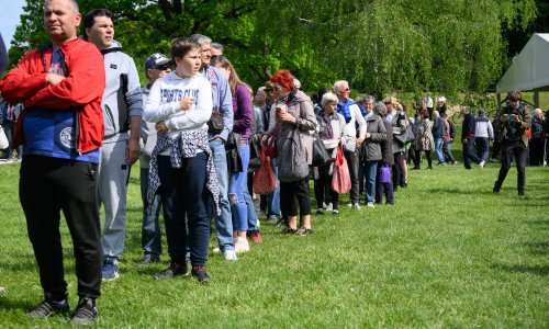 Dugački redovi: U Maksimiru se čeka na 30.000 porcija graha i 20.000 štrukli