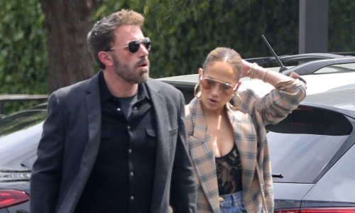Ne odvajaju se: Ben Affleck i Jennifer Lopez uživali u šetnji držeći se za ruke