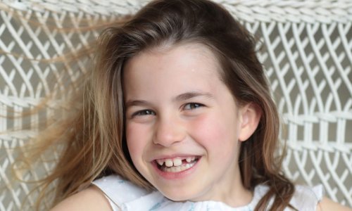 Neodoljiv osmijeh princeze Charlotte otkrio da joj je uoči 8. rođendana stigla Zubić vila