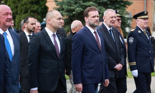 Božinović i Banožić položili vijence u Borovu, pogledajte koga je Milanović poslao