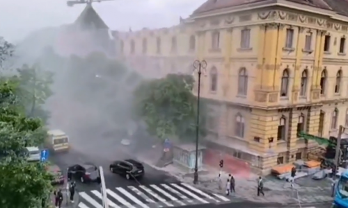 Nova snimka urušavanja krova Muzeja za umjetnost i obrt