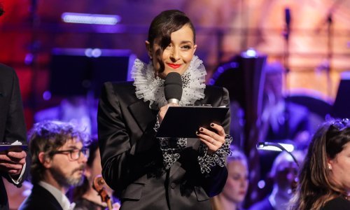 Zrinka Cvitešić u zanimljivoj kreaciji vodila operni koncert
