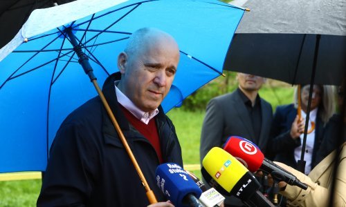 Bačić na gradilištima zamjenskih kuća komentirao i rušenje skele u Zagrebu