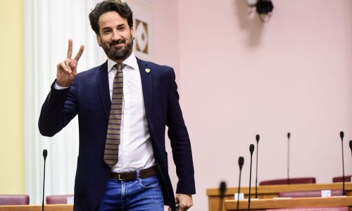 Miletić: Kako je moguće da u našoj državi mladac od 24 godine kupi Lamborghini