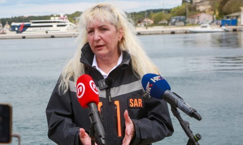 Ronioci pronašli brodicu kod Novigrada, za ribarima se i dalje traga