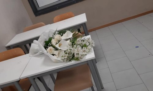 Djevojka (16) poginula od strujnog udara: U kadu joj upao mobitel spojen na punjač