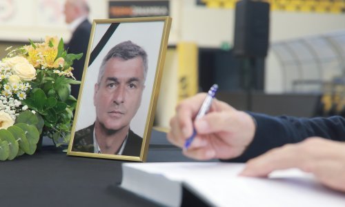 Na komemoraciji Damiru Šolmanu emocije preplavile Gripe: Momci, dobro igrajte gore